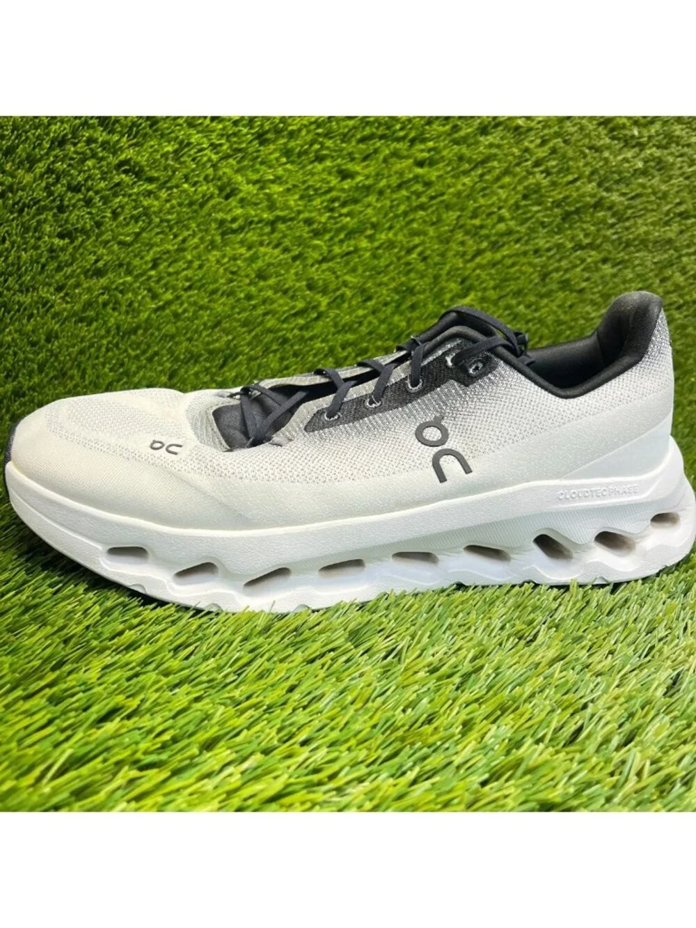 On Cloudtilt Mens Size 11 Ivory Black Athletic Running Walking Shoes Sneakers